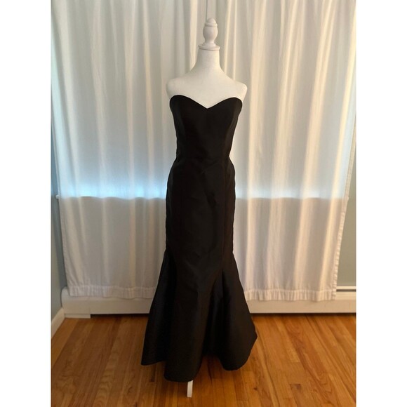 Lazaro Dress - Picture 1 of 5